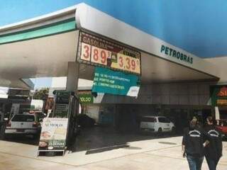 Fiscalização apontou venda de combustível com mistura fora dos padrões da ANP. (Foto: Procon/Divulgação)