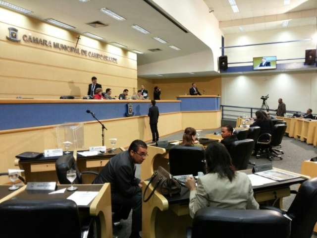 C&acirc;mara aprova LDO prevendo redu&ccedil;&atilde;o de 30% no n&uacute;mero de comissionados
