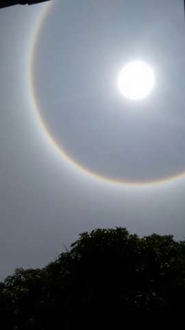 Circulo em volta do sol chama aten&ccedil;&atilde;o de moradores e &eacute; fen&ocirc;meno de calor
