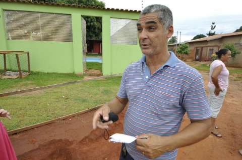 Moradores ficam indignados com ruas prec&aacute;rias e imposto caro