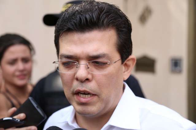 Olarte sai de pres&iacute;dio para prestar depoimento a promotores do Gaeco
