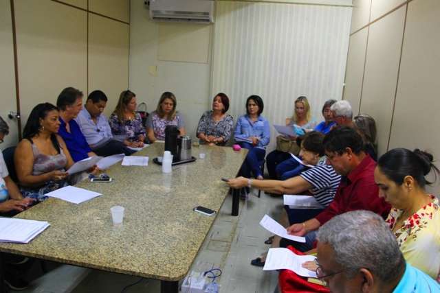 Alunos da rede estadual ter&atilde;o aulas em 6 s&aacute;bados para compensar greve