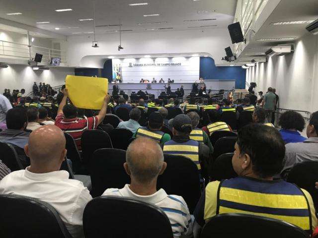 Mototaxistas cobram limita&ccedil;&atilde;o de motoristas cadastrados em aplicativos