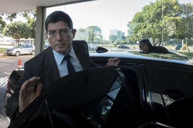 Joaquim Levy diz que ajuste econ&ocirc;mico n&atilde;o &eacute; &quot;saco de maldades&quot;