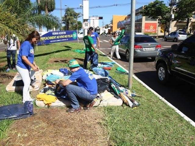 Confiantes, movimentos anti-Dilma prometem fogos antes do fim da vota&ccedil;&atilde;o