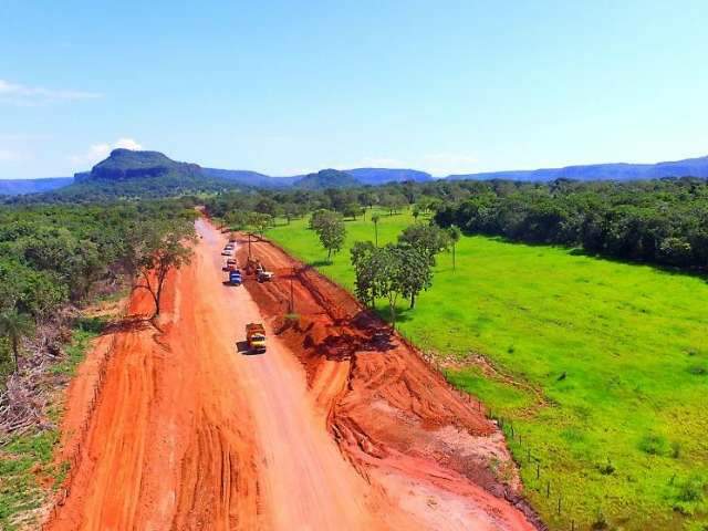 Chuva d&aacute; tr&eacute;gua e obras de pavimenta&ccedil;&atilde;o ganham ritmo na MS-450