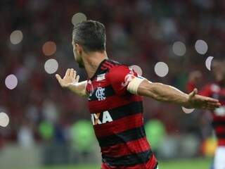 Diego durante comemoração do primeiro gol do Flamengo, na noite de hoje (Foto: Gilvan de Souza/Flamengo) 