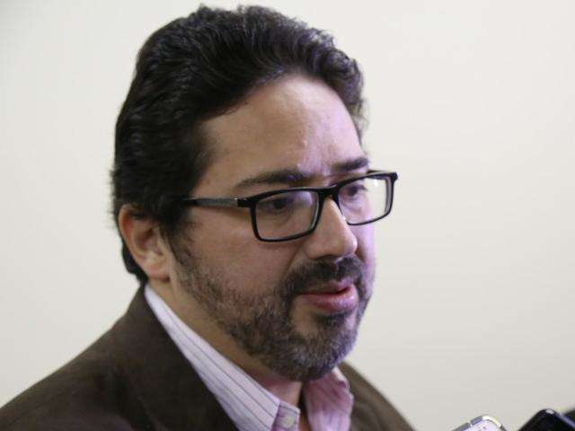 Ren&uacute;ncia de Olarte &eacute; parte de nova estrat&eacute;gia de defesa, diz advogado