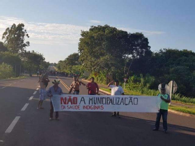 Depois de 6 horas, &iacute;ndios liberam trecho de rodovia em Miranda