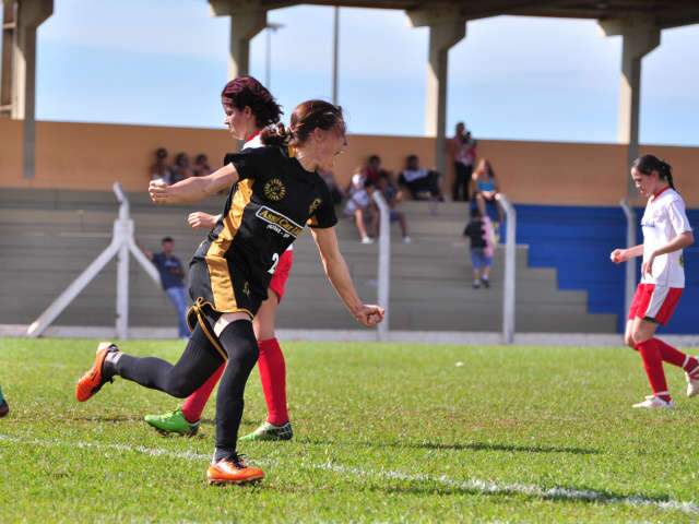  Time convidado do Paran&aacute; ganha Estadual Feminino de Futebol