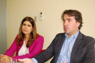 Mônica e Luiz Renato Adler durante visita ao Campo Grande News (Foto: Fernando Ientzsch)