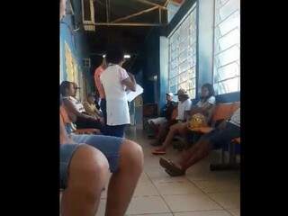 Pacientes aguardando atendimento no CRS Nova Bahia. (Foto:Direto das Ruas)