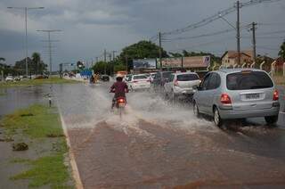 Trânsito ficou mais lento na região da avenida Duque de Caxias (foto: Marcos Ermínio)