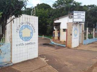 Fachada do asilo São João Bosco, que fica no Tiradentes (Foto: Marcus Moura) 