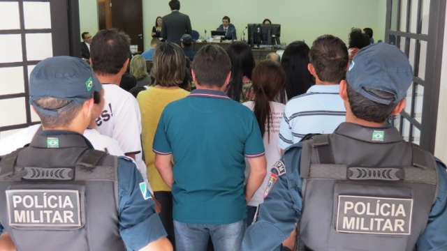 Rapaz que matou a mulher e crian&ccedil;as &eacute; condenado a 91 anos de pris&atilde;o