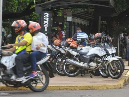 Prefeitura abre edital para mototaxistas mudarem local de ponto