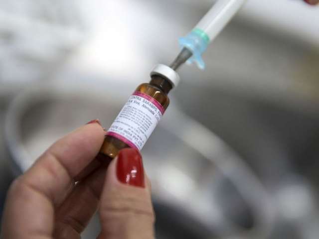 Sete em cada dez brasileiros acreditam em fake news sobre vacinas