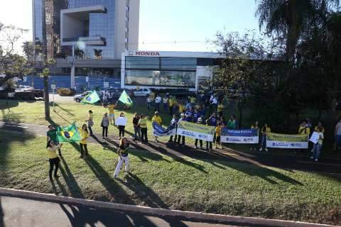 Na Afonso Pena, manifestantes voltam a vestir verde e amarelo por Bolsonaro