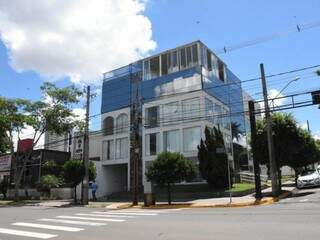 Antiga sede do Banco Rural na avenida Afonso Pena, em Campo Grande; banco foi fechado em 2013 por determinação do Banco Central. (Foto: Roberto Higa)