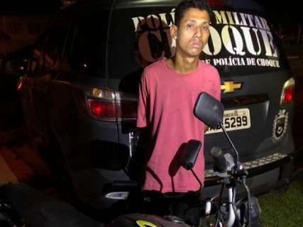 Suspeito é contido por moradores após esfaquear motociclista no Buriti