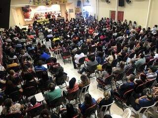 Assembleia de administrativos da Educação, em 23 de maio, deliberou por paralisação que foi declarada ilegal no TJMS. (Foto: Fetems/Divulgação)