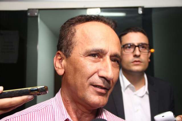 Acusados de explora&ccedil;&atilde;o sexual pedem desfilia&ccedil;&atilde;o de partidos