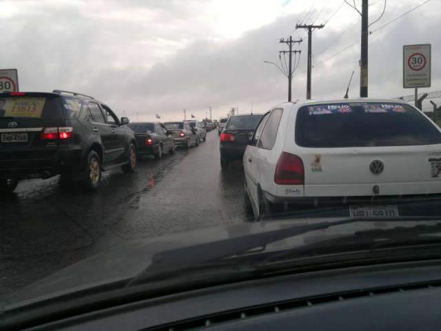  Promo&ccedil;&atilde;o congestiona rodovias de acesso &agrave; fronteira com Paraguai