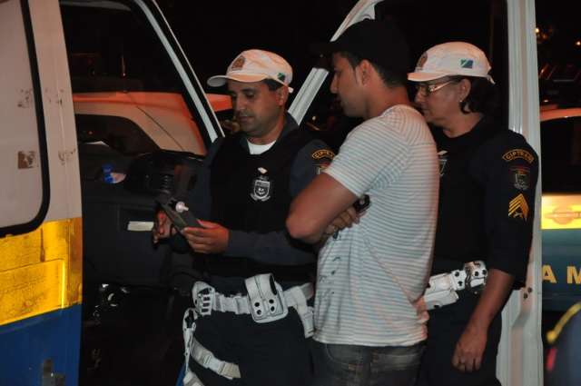 Dois s&atilde;o presos por embriaguez durante opera&ccedil;&atilde;o em tr&ecirc;s pontos