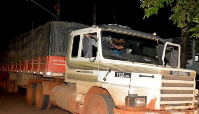 Traficantes s&atilde;o presos transportando quase 4 toneladas de maconha