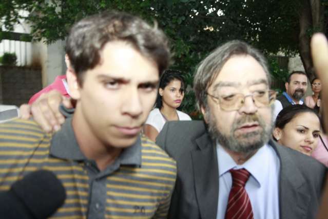 Ju&iacute;za decreta pris&atilde;o de jovem acusado de agredir namorada