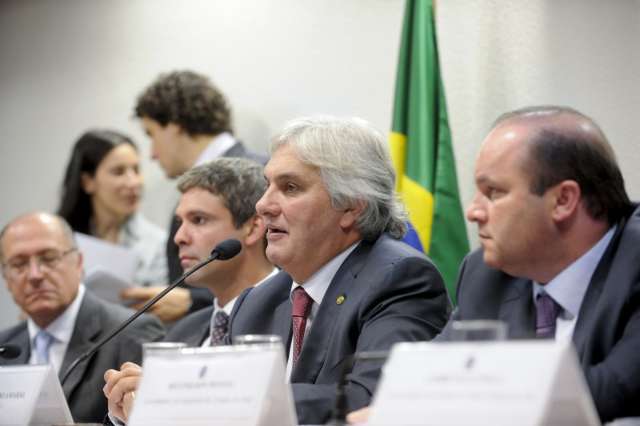 Ainda em busca de acordo, CAE tenta votar reforma do ICMS na ter&ccedil;a
