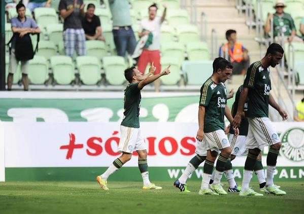 De virada, Palmeiras vence clube chin&ecirc;s em amistoso por 3 a 1