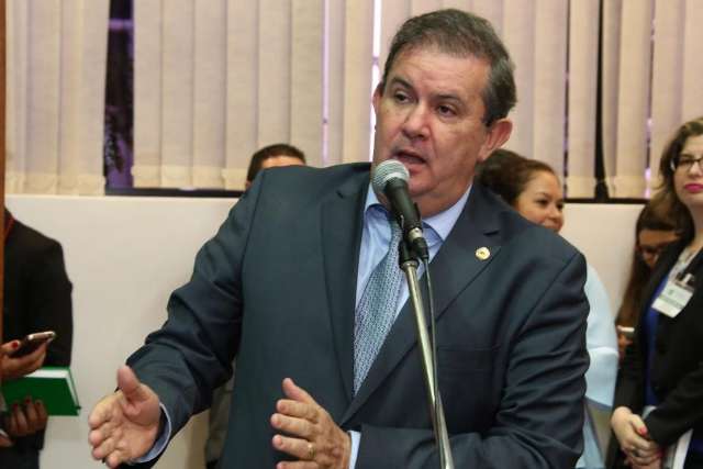 Vota&ccedil;&atilde;o sobre Michel Temer gera embate entre deputados na Assembleia