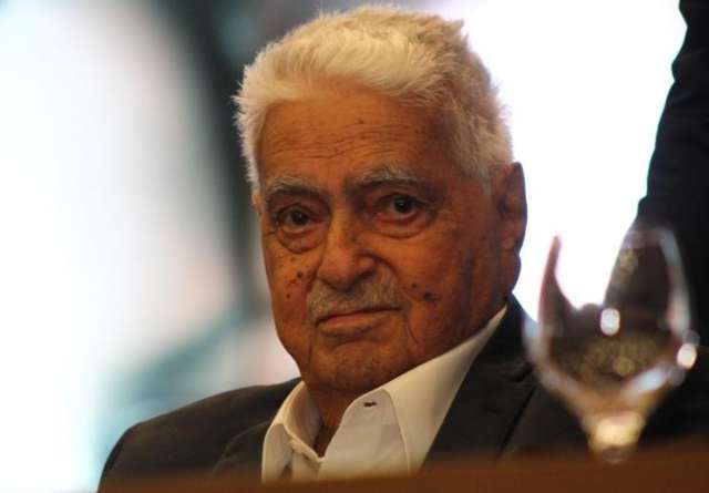 Ex-governador prossegue internado em SP e pode ter alta na pr&oacute;xima semana 