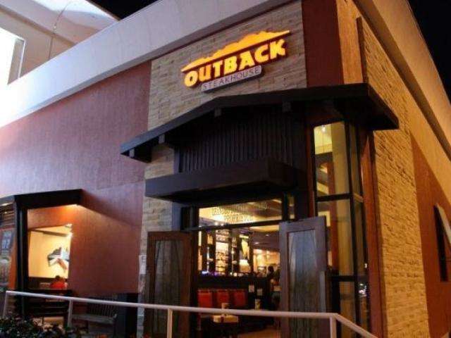 Cliente n&atilde;o concorda com conta e agride funcion&aacute;rio dentro de Outback 