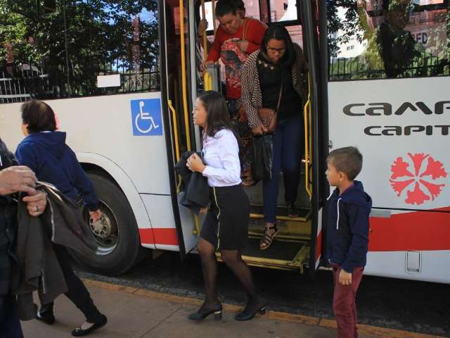 Pela 2&ordf; vez em 30 dias, Procon notifica cons&oacute;rcio sobre atrasos em &ocirc;nibus