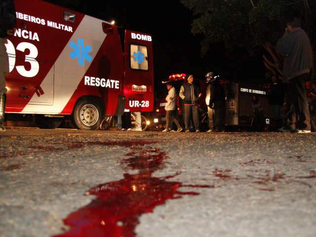  Acidente entre duas motos deixa condutores feridos no Jos&eacute; Abr&atilde;o