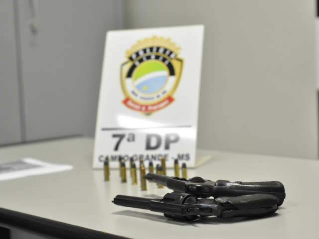  Ap&oacute;s irm&atilde;o ser alvejado por tiros, rapaz &eacute; preso por porte de arma