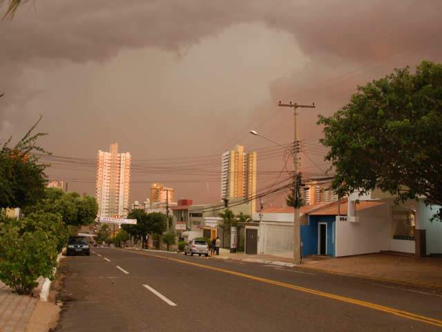  Mudan&ccedil;a no tempo e ventania de 45km/h deixa oito bairros da Capital sem energia