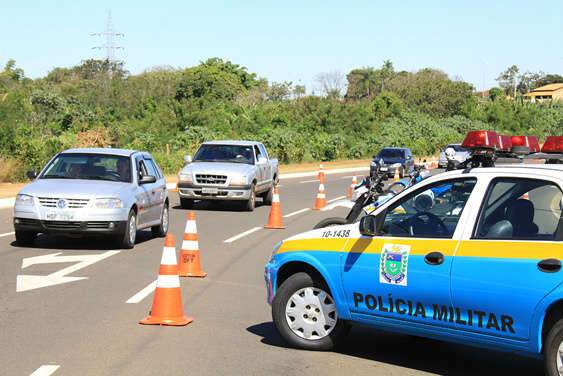  Blitze da Ciptran recolheram 81 ve&iacute;culos no fim de semana