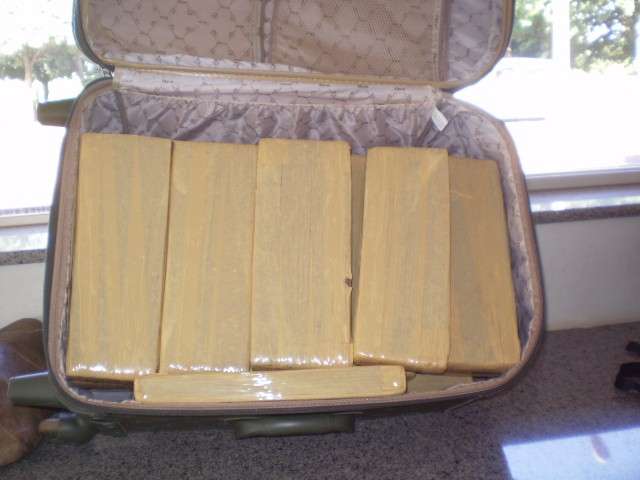 Dois adolescentes de 13 e 15 anos s&atilde;o apreendidos com maconha na BR-163