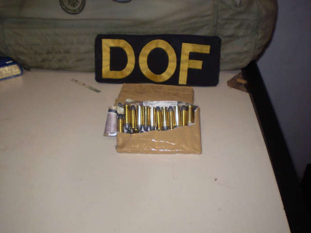  Angolana &eacute; presa com 100 muni&ccedil;&otilde;es de calibre 38 na MS-164