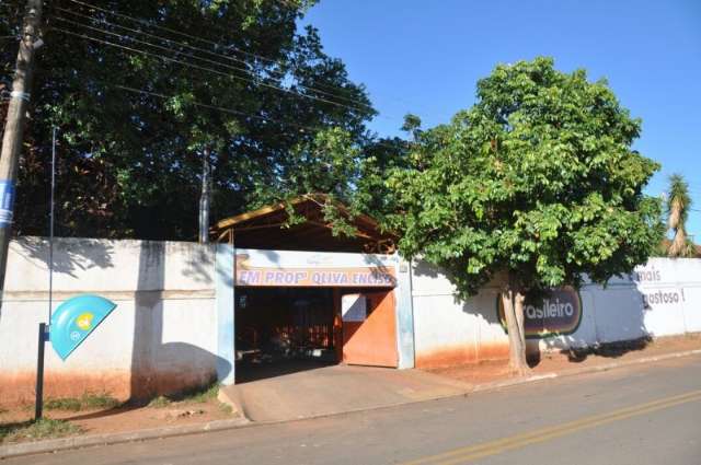 Greve fecha escolas e professores decidem hoje continuidade