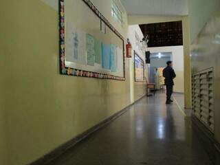 Ladrões tentam invadir escola municipal pela 2ª vez na semana Ladrões tentam invadir escola municipal pela 2ª vez na semana