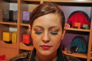 A maquiadora Vanessa da Costa Silva, 23 anos, é uma das fãs da marca.