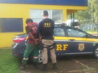 Suposto autor do crime foi preso pela PRF nesta terça-feira (Foto: Divulgação)