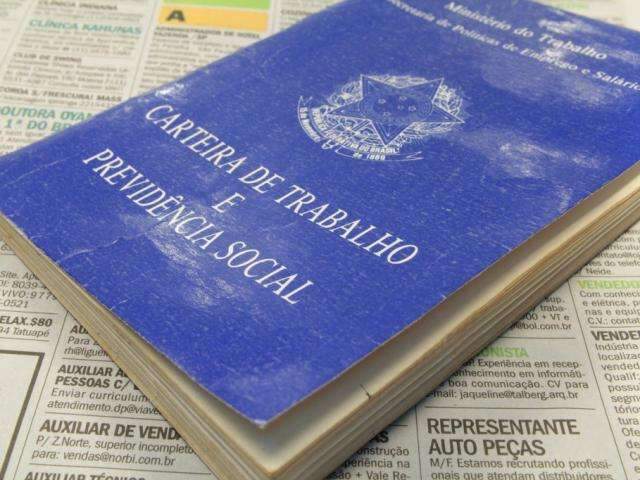 Superintend&ecirc;ncia aumenta em 8% emiss&atilde;o di&aacute;ria de carteiras de trabalho