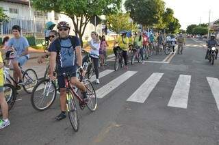 Pedal nos Bairros foi criado para fazer com que a população conheça mais a cidade de aprenda sobre as leis de trânsito. (Foto: Marcelo Calazans)