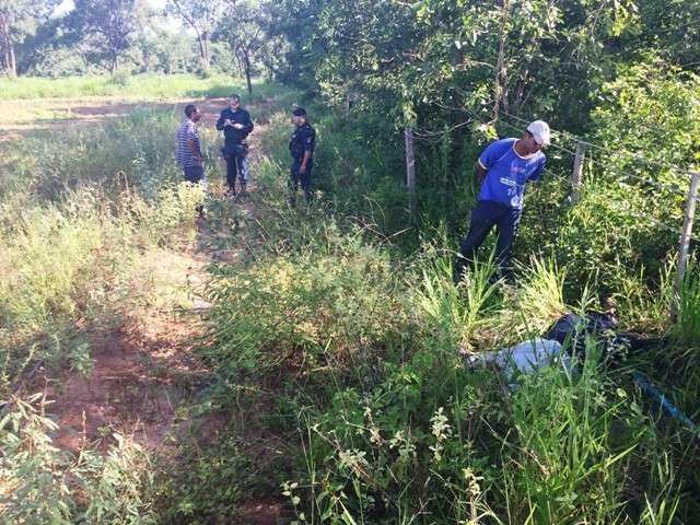 Pol&iacute;cia suspeita que homem morreu eletrocutado em cerca durante ca&ccedil;a