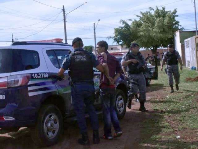 Com ferimento na virilha, ladr&atilde;o que invadiu a&ccedil;ougue segue internado 